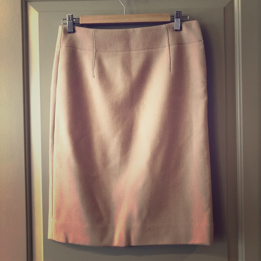 Jcrew nude/pink No 2 pencil skirt. Size 2